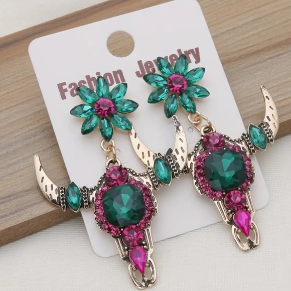 2/$40 Y2K Elegant Green and Pink Cow bullhead Fashion Jewelry Earrings (#0126) - Picture 1 of 1